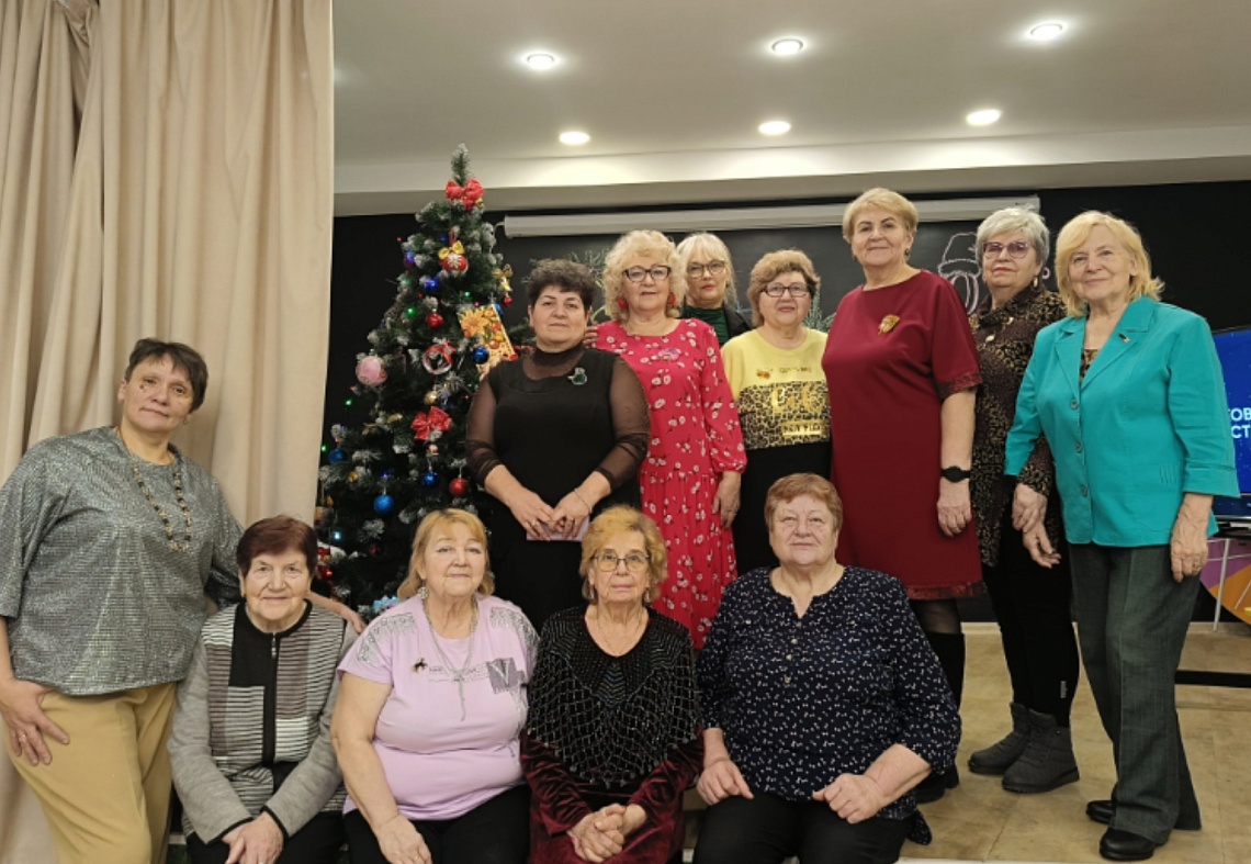 Праздничная программа "Волшебный вечер Василис".