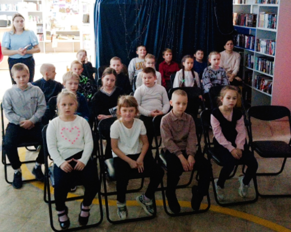 Урок мужества «День Неизвестного Солдата» в библиотеке.